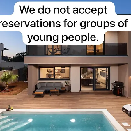Lumea - Brend New 4-bedroom With Pool 别墅 *