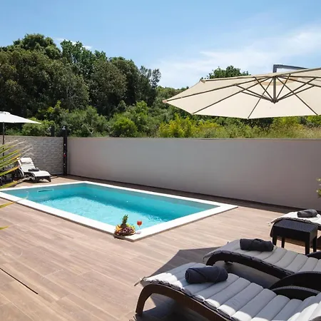 Villa Lumea - Brend New 4-bedroom With Pool *