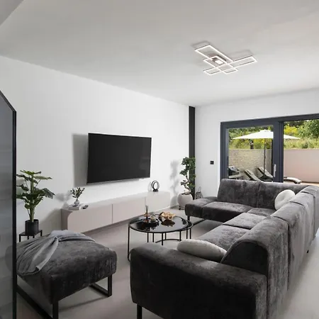 Lumea - Brend New 4-bedroom With Pool Willa