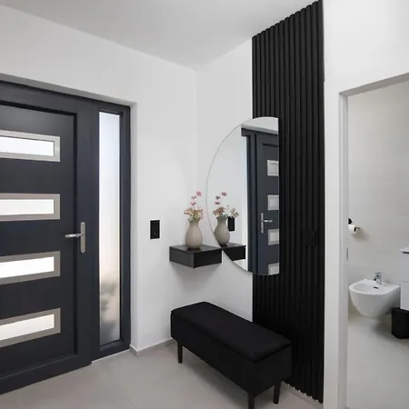 Villa Lumea - Brend New 4-bedroom With Pool Pula
