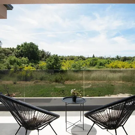 别墅 Lumea - Brend New 4-bedroom With Pool 普拉